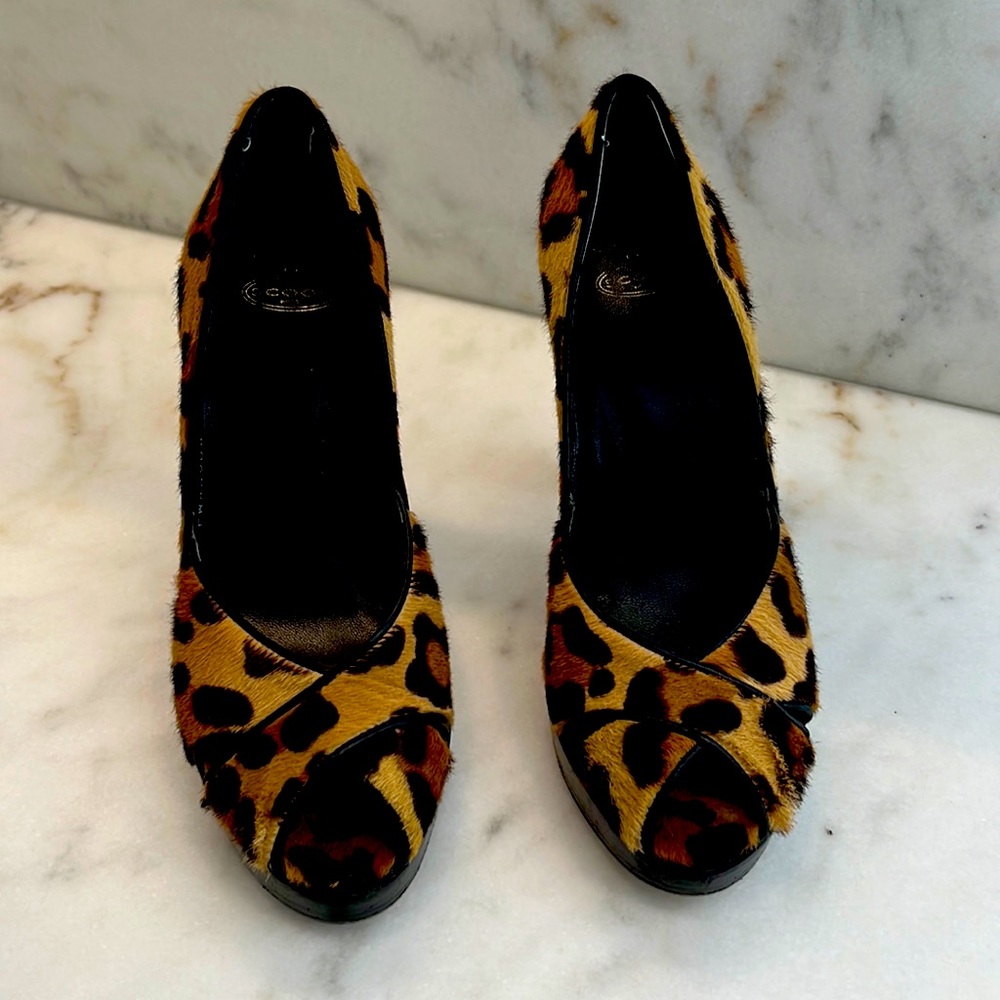 Sexy peep toe cheetah 🐆 pony hair platform stilettos